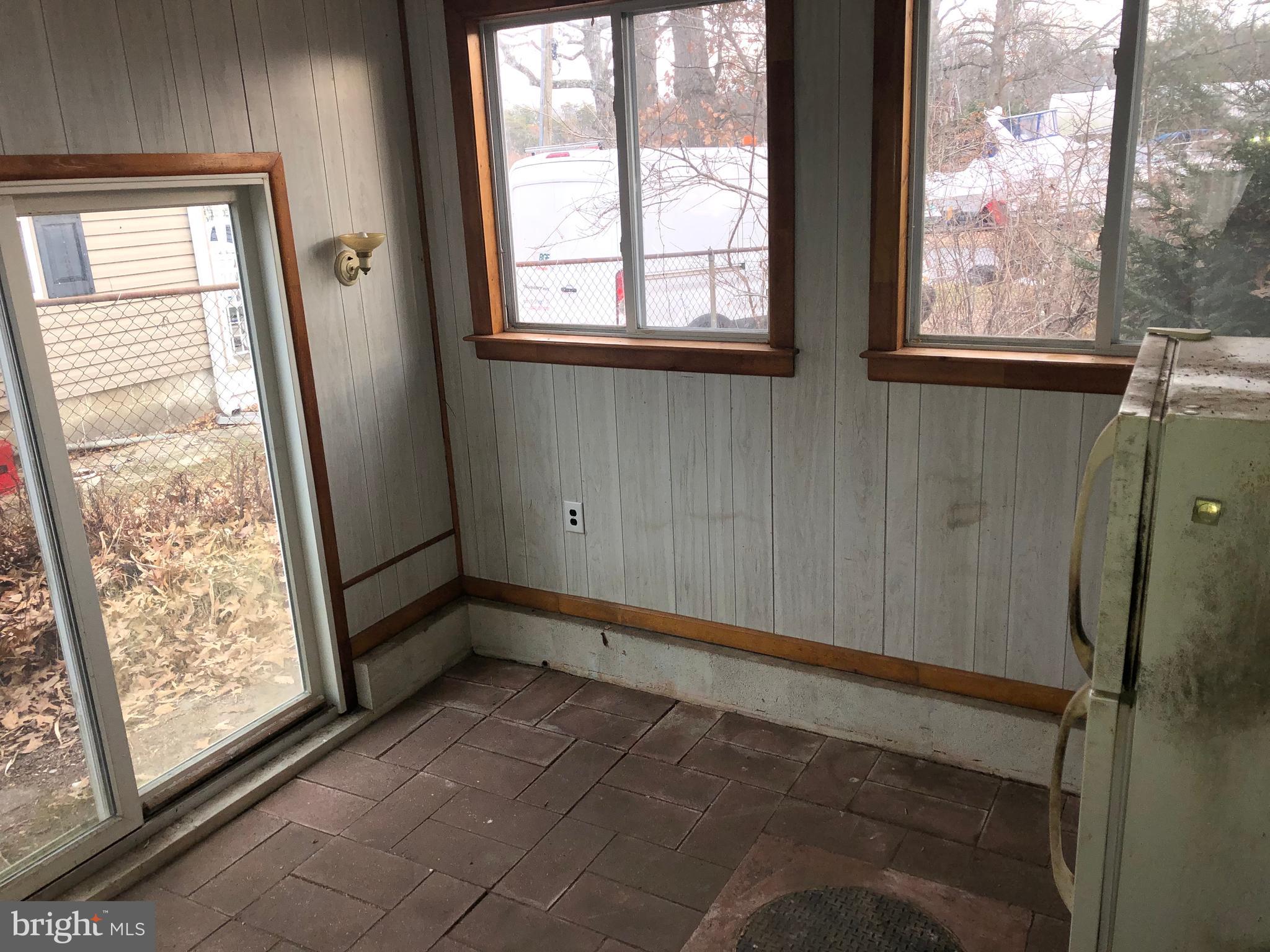 1890 Locust Road Pasadena, MD 21122 - Photo 15 of 23