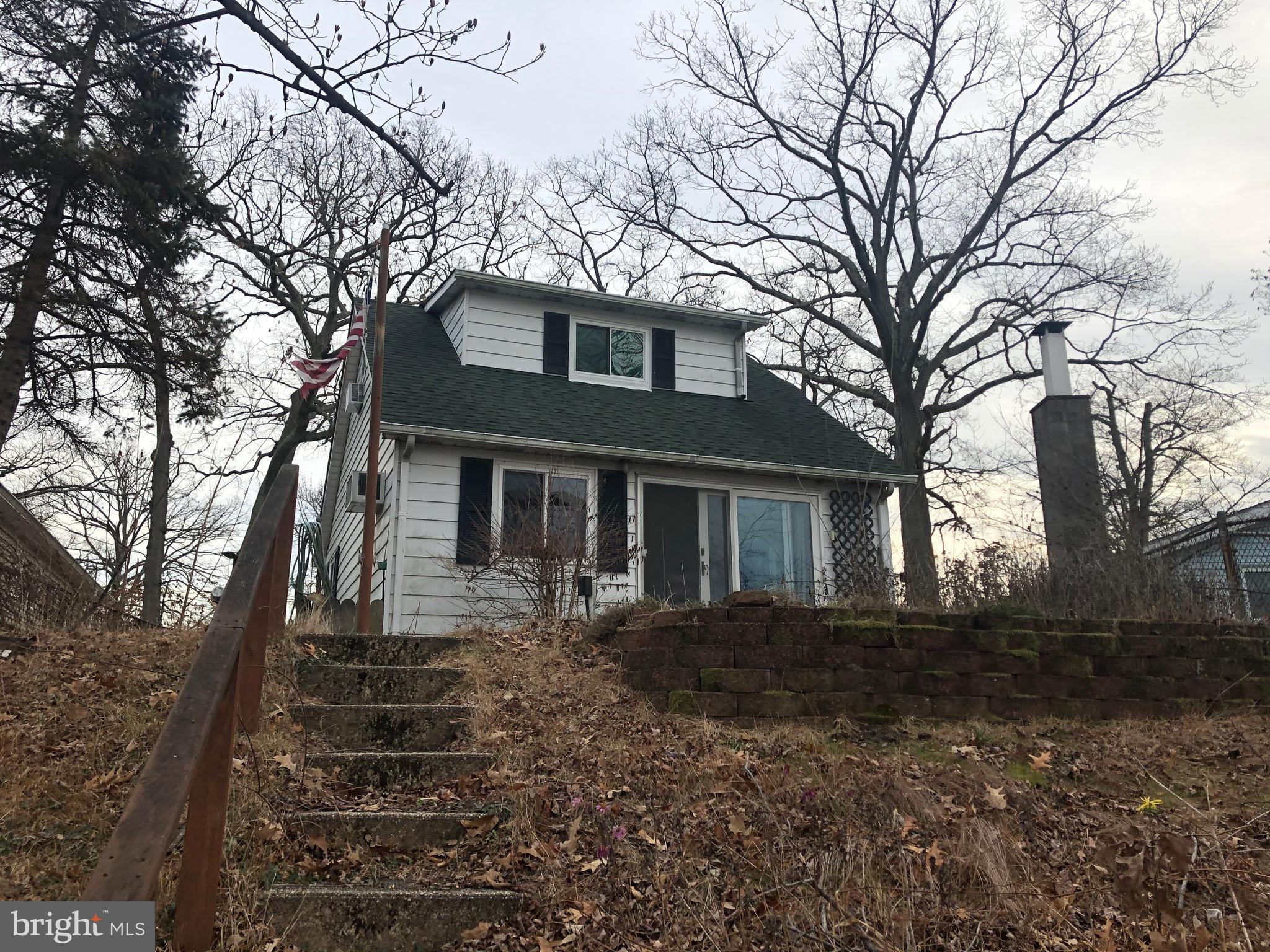 1890 Locust Road Pasadena, MD 21122 - Photo 5 of 23