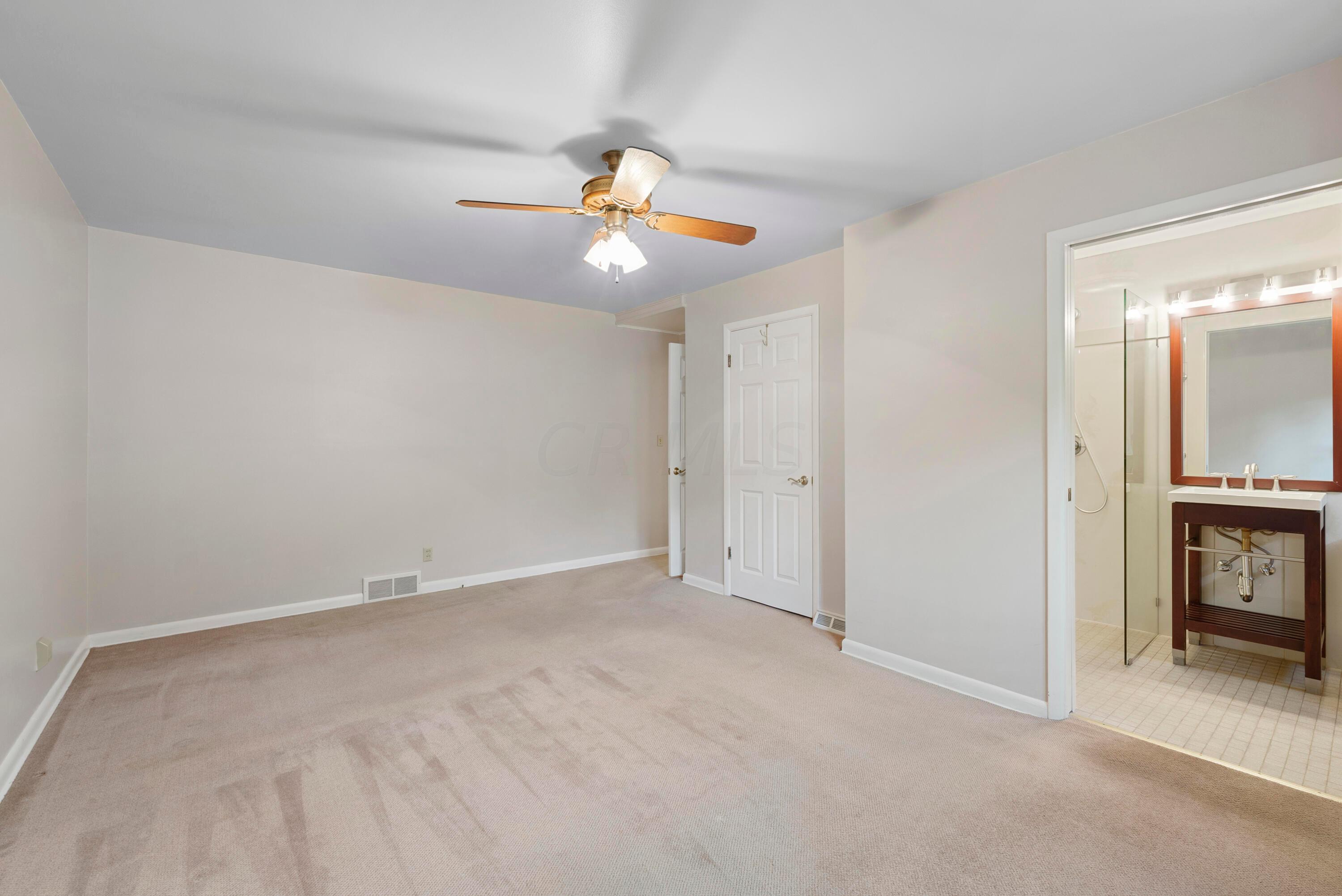 2718 Mt Holyoke Road Columbus, OH 43221 - Photo 26 of 57 Primary suite