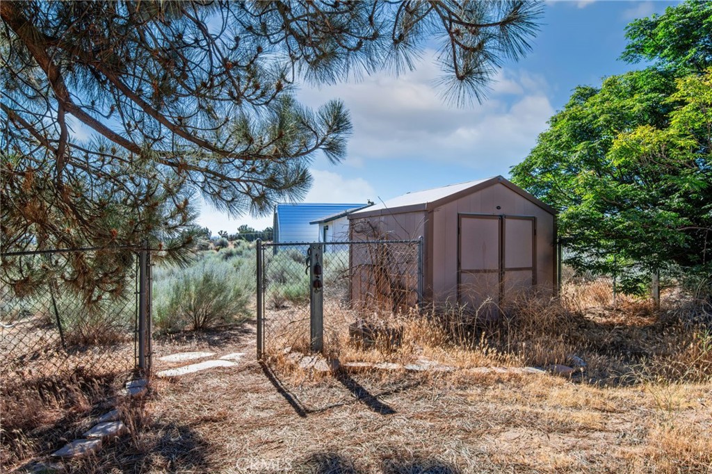8623 Gobi Road Phelan, CA 92371 - Photo 28 of 34