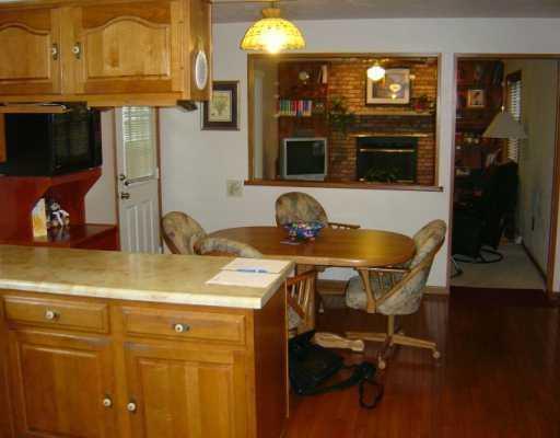 327 Inwood Road Pittsburgh, PA 15237 - Photo 4 of 8 Kitchen.