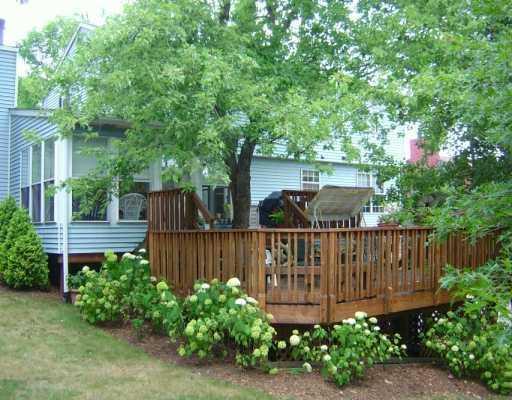 327 Inwood Road Pittsburgh, PA 15237 - Photo 7 of 8 Patio/Deck.