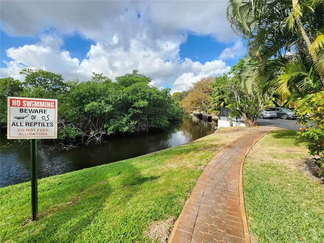 $235,000 | 3004 Northeast 5th Terrace, Unit 214C, Wilton Manors, FL 33334