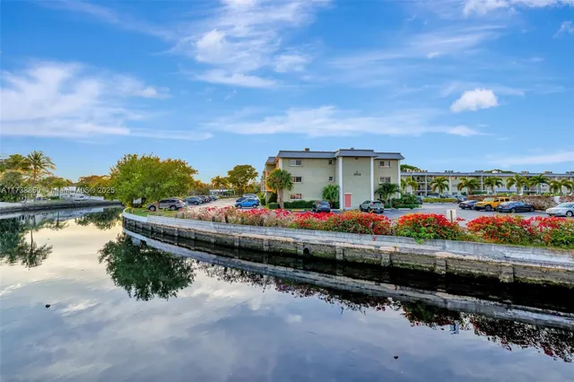 $235,000 | 3004 Northeast 5th Terrace, Unit 214C, Wilton Manors, FL 33334