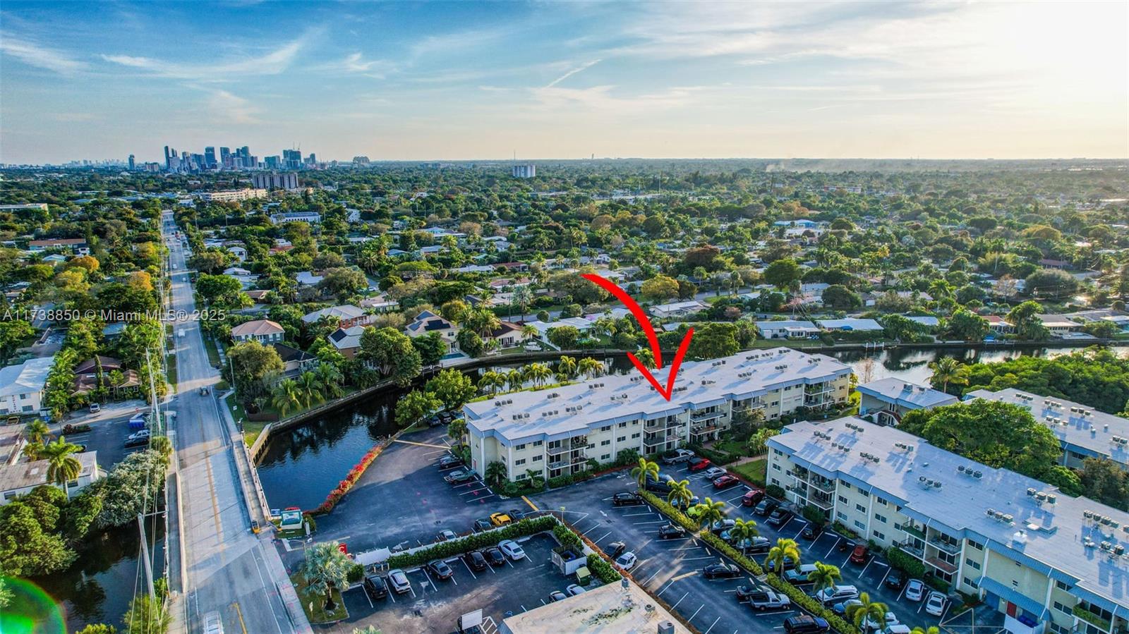 3004 Northeast 5th Terrace, Unit 214C Wilton Manors, FL 33334 - Photo 88 of 99 an aerial view of multiple house