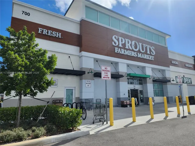 $235,000 | 3004 Northeast 5th Terrace, Unit 214C, Wilton Manors, FL 33334