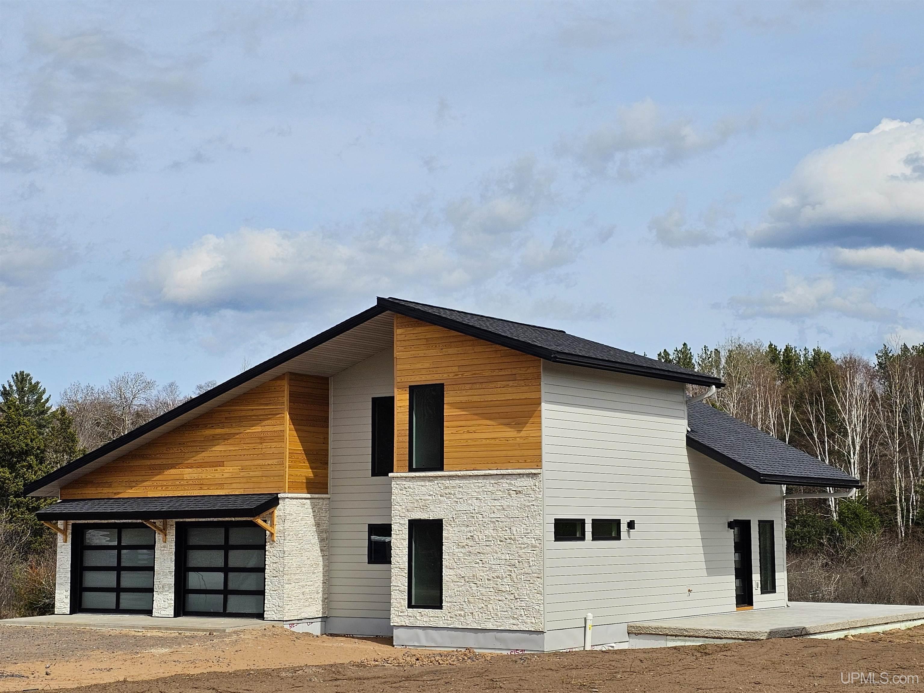 22109 River Trails Road Houghton, MI 49931 - Photo 2 of 28