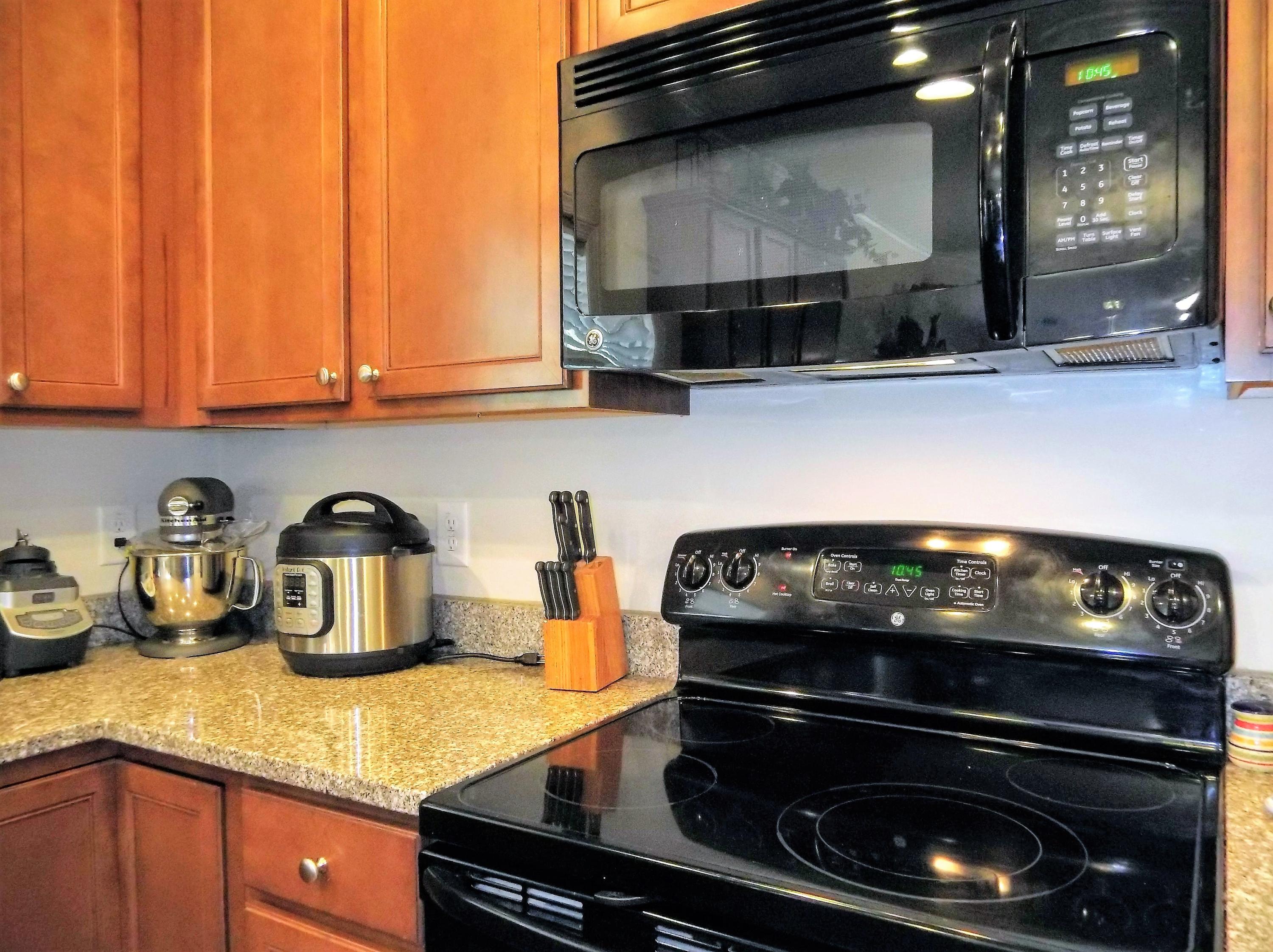 522 Kerr Lake Road Aberdeen, NC 28315 - Photo 8 of 44 All kitchen appliances stay! Smooth top range/oven, microwave, dishwasher and fridge.