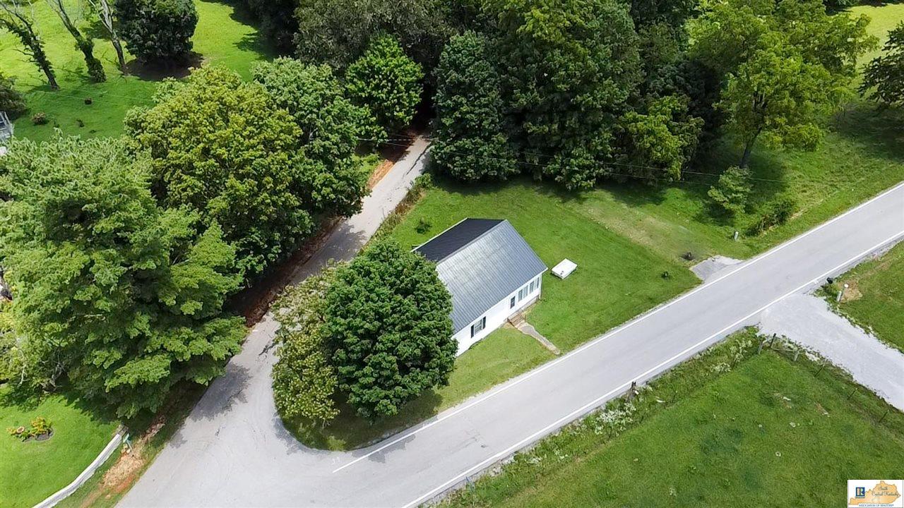 1044 Apple Grove Road Smiths Grove, KY 42171 - Photo 6 of 14 Gallery Image 6