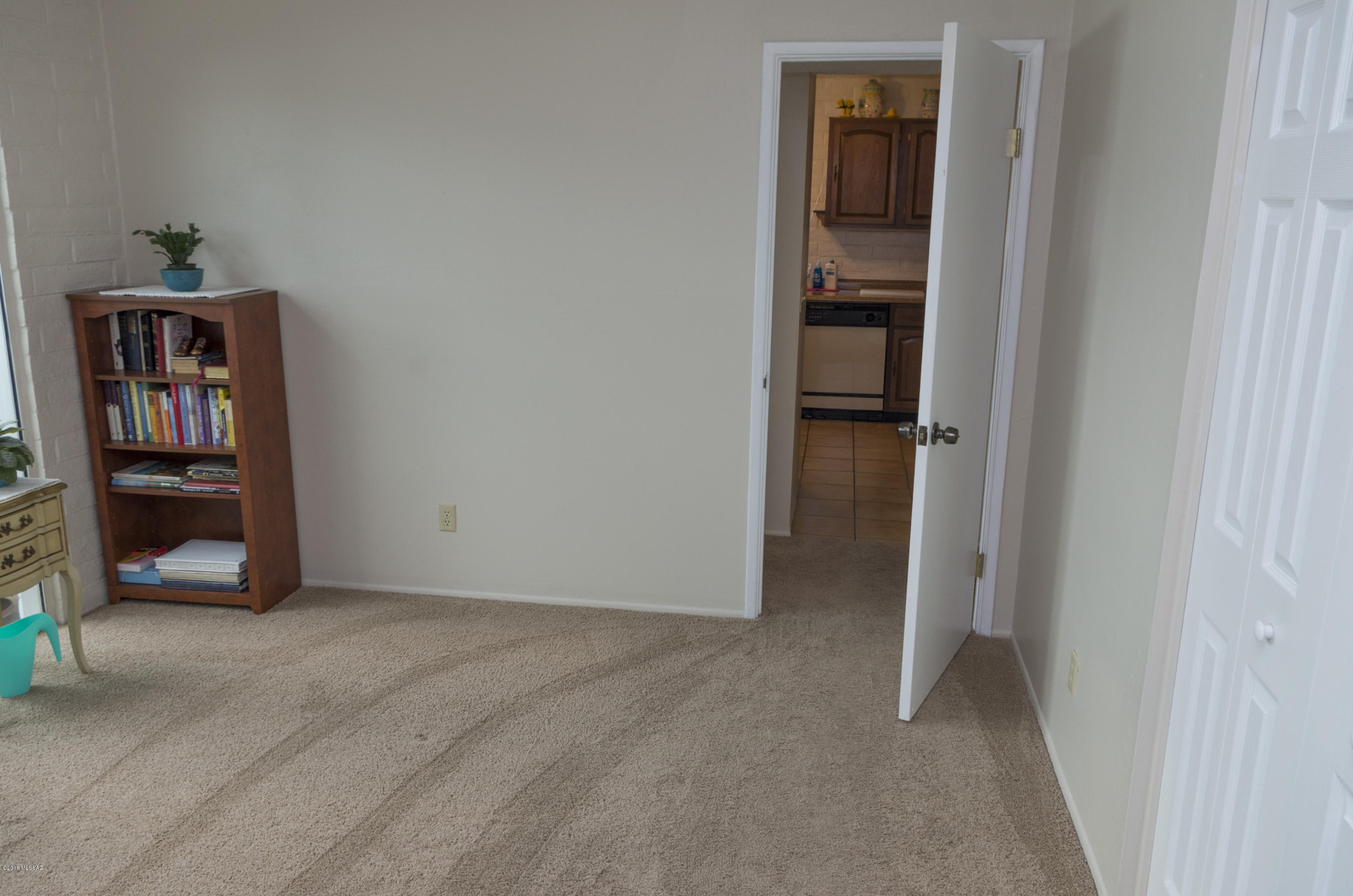 716 West Roller Coaster Road Tucson, AZ 85704 - Photo 21 of 49 Gallery Image 21