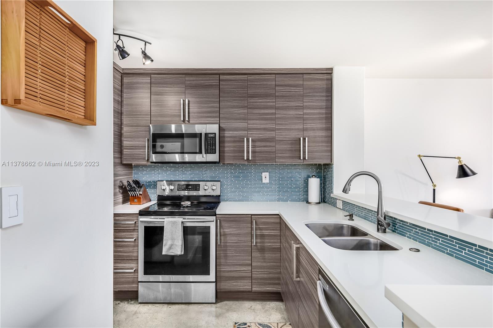 1401 Bay Road, Unit 313 Miami Beach, FL 33139 - Photo 6 of 34 Gallery Image 6