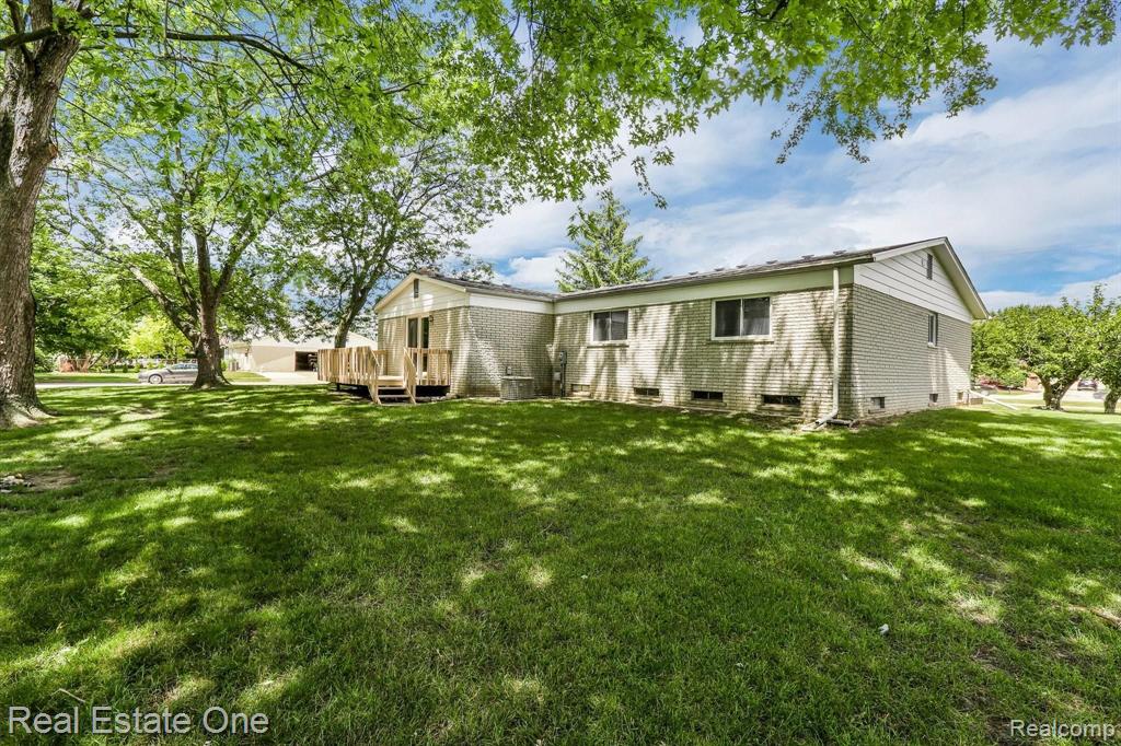36733 West Seven Mile Road Livonia, MI 48152 - Photo 24 of 28