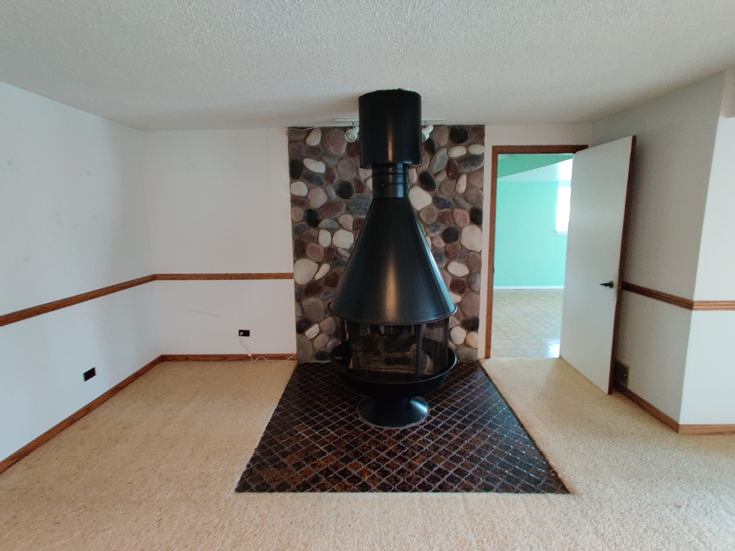 8N601 Stevens Road Elgin, IL 60124 - Photo 25 of 34 a view of a room with gym equipment