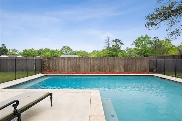 $525,000 | 230 Oak Lane, Mandeville, LA 70448