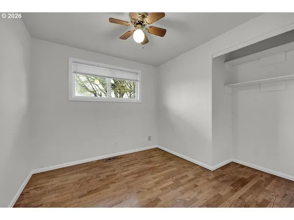 a view of empty room with window