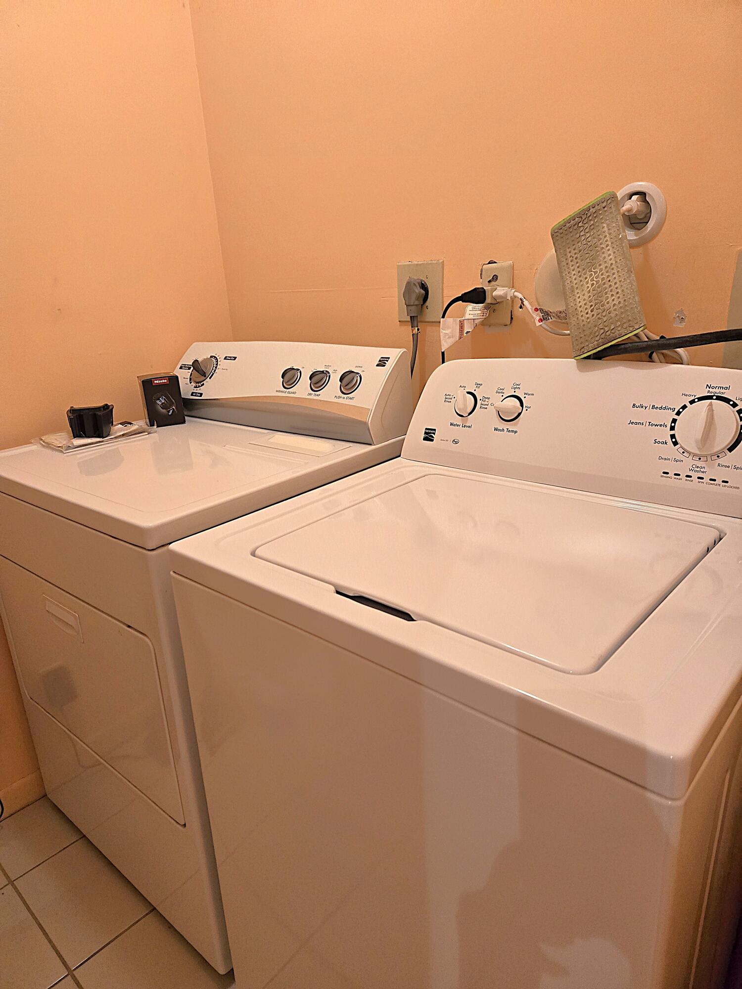 8166 Springtree Road, Unit A Boca Raton, FL 33496 - Photo 22 of 37 Washer Dryer