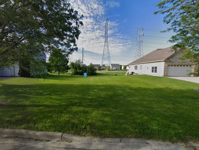 $74,999 | 185 Cascade Drive, Crystal Lake, IL 60012