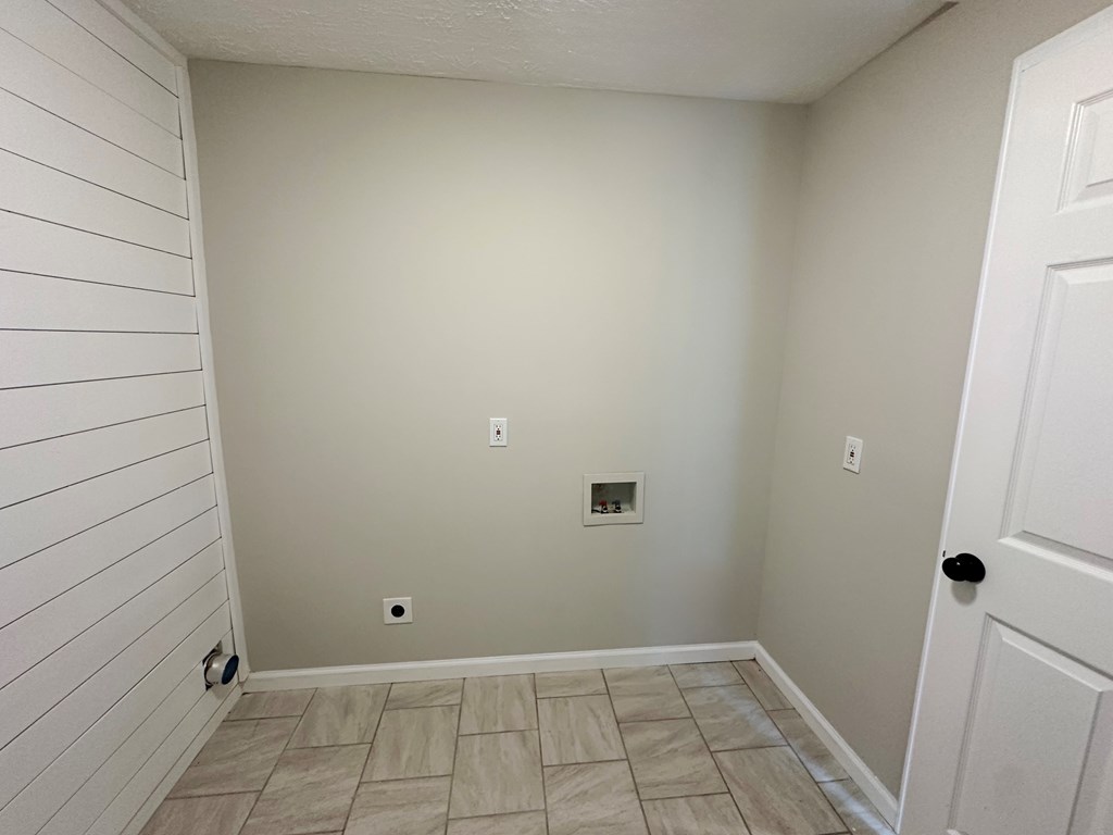 558 Macedonia Road Newnan, GA 30263 - Photo 23 of 44 a view of a room with white walls