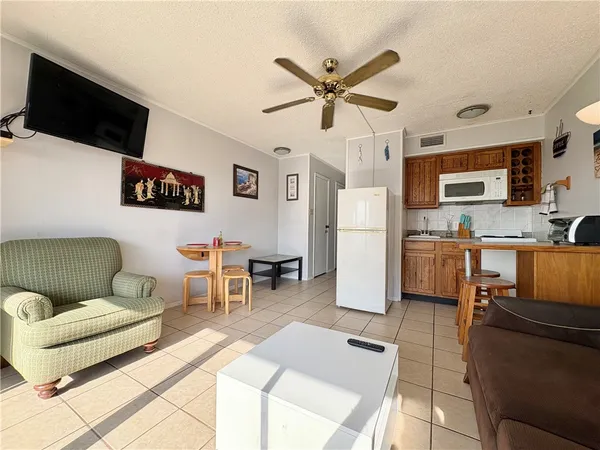 $1,500 | 3938 Surfside, Unit 3337, Corpus Christi, TX 78402