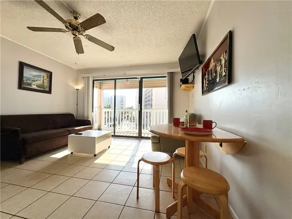 $1,500 | 3938 Surfside, Unit 3337, Corpus Christi, TX 78402
