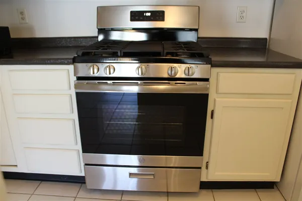 $2,800 | 50 Brookside G5 Drive, Unit G5, Exeter, NH 03833