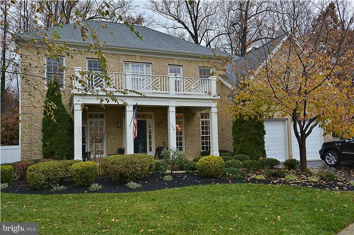 734 Pearson Point Annapolis, MD 21401 - Photo 1 of 30 Exterior (Front)