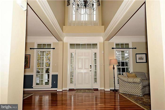 734 Pearson Point Annapolis, MD 21401 - Photo 11 of 30 Interior (General)