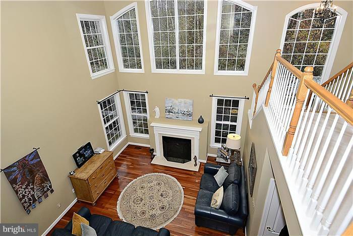 734 Pearson Point Annapolis, MD 21401 - Photo 13 of 30 Family Room