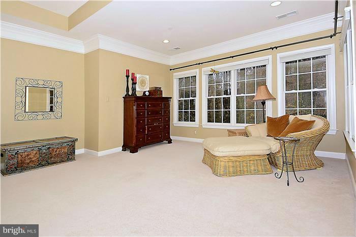 734 Pearson Point Annapolis, MD 21401 - Photo 21 of 30 Bedroom (Master)