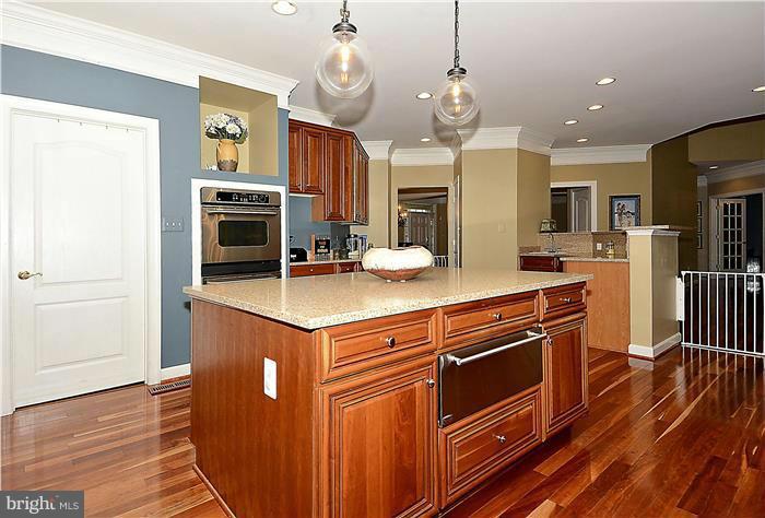 734 Pearson Point Annapolis, MD 21401 - Photo 5 of 30 Kitchen
