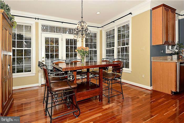 734 Pearson Point Annapolis, MD 21401 - Photo 6 of 30 Kitchen