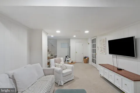 $825,000 | 4301 Agnew Avenue, Alexandria, VA 22309