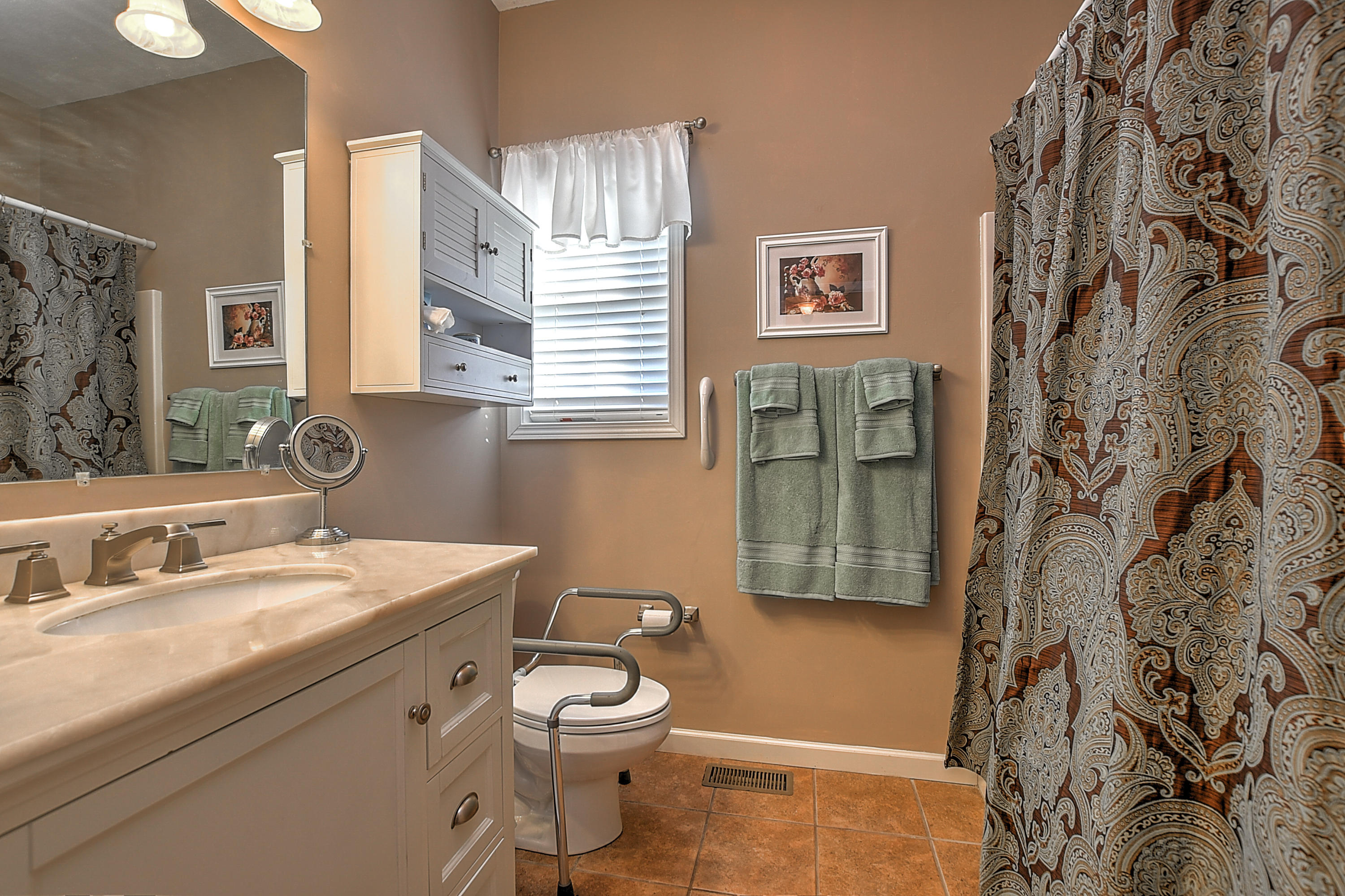 321 East Ridges Drive Chuckey, TN 37641 - Photo 26 of 57 321 E Ridges Dr_-25