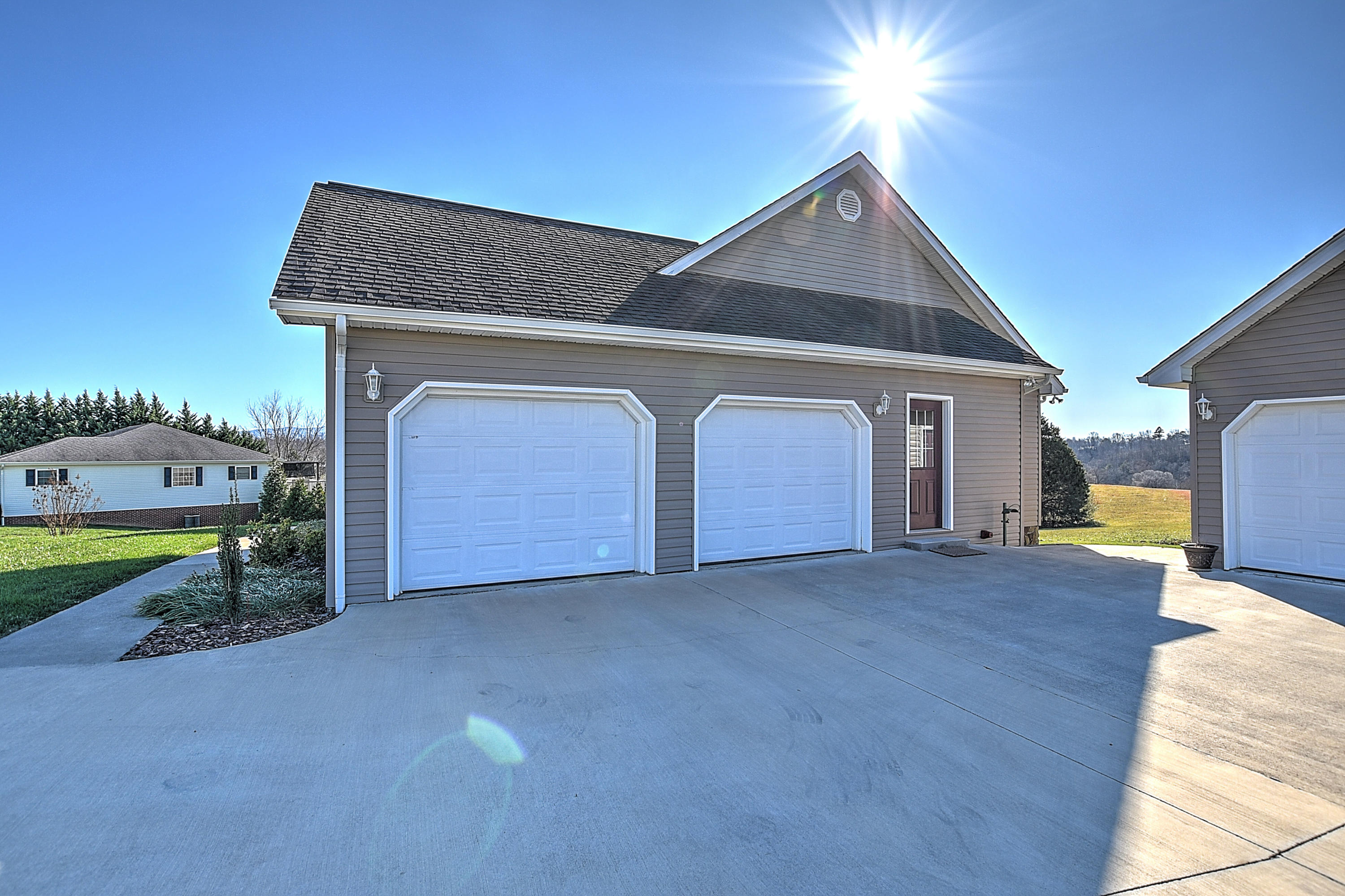 321 East Ridges Drive Chuckey, TN 37641 - Photo 4 of 57 321 E Ridges Dr_-5