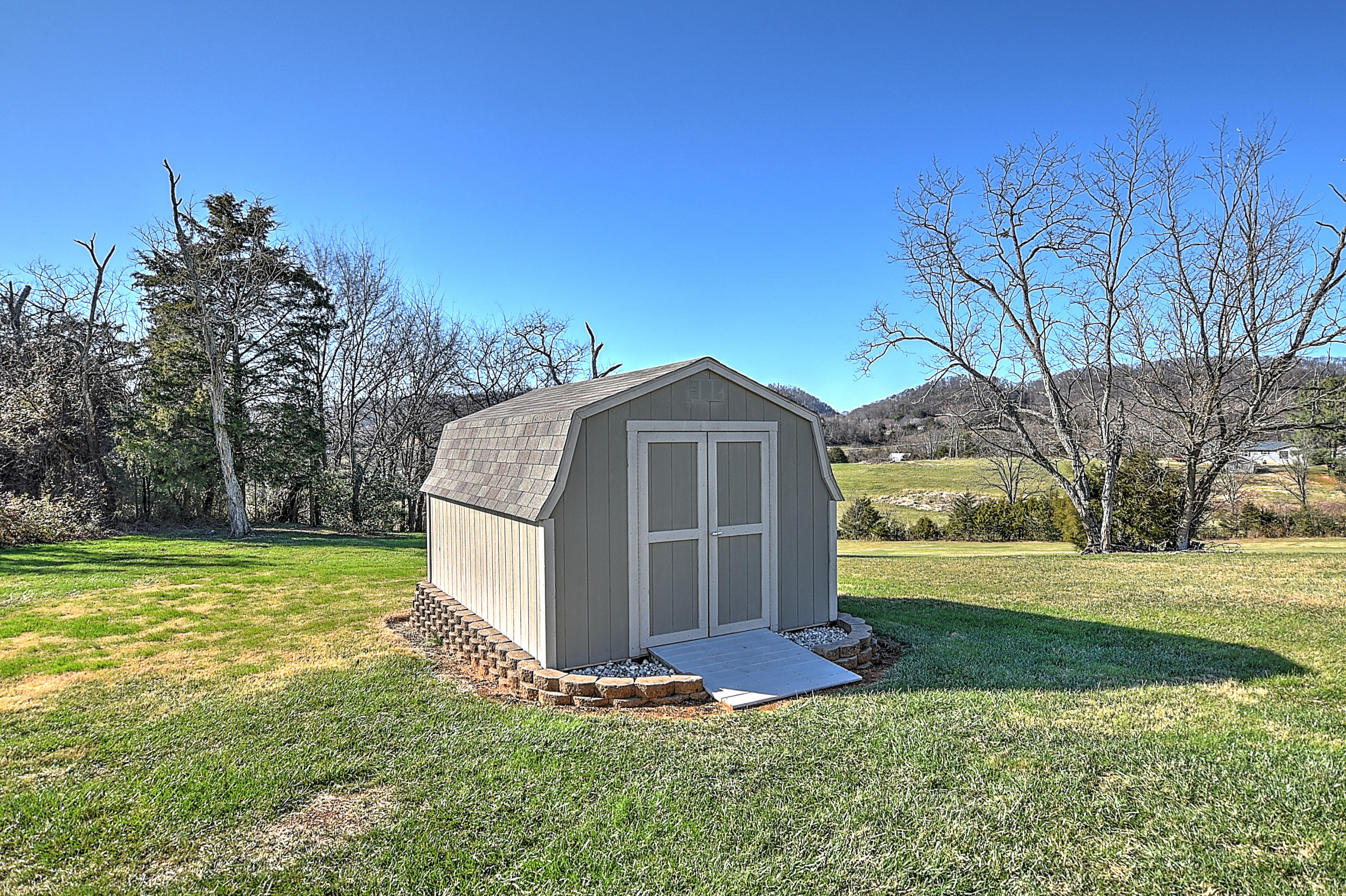 321 East Ridges Drive Chuckey, TN 37641 - Photo 48 of 57 321 E Ridges Dr_-54