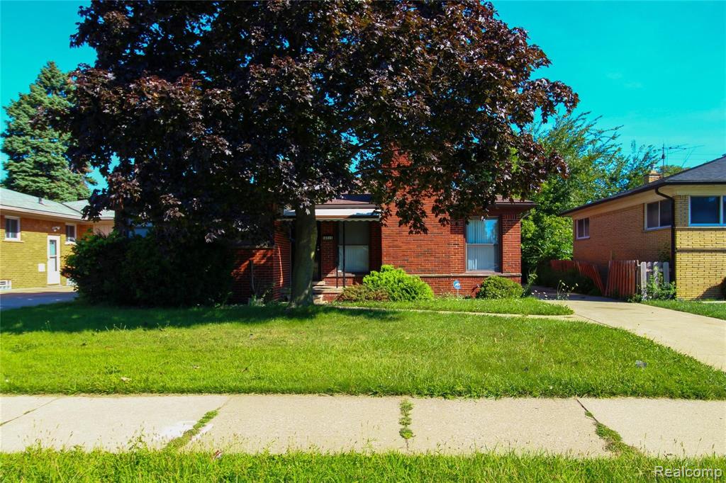 16515 East 8 Mile Road Eastpointe, MI 48021 - Photo 1 of 17