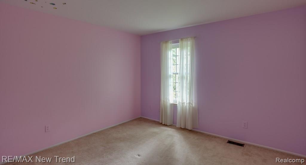 35962 Fredericksburg Road Farmington Hills, MI 48331 - Photo 16 of 21