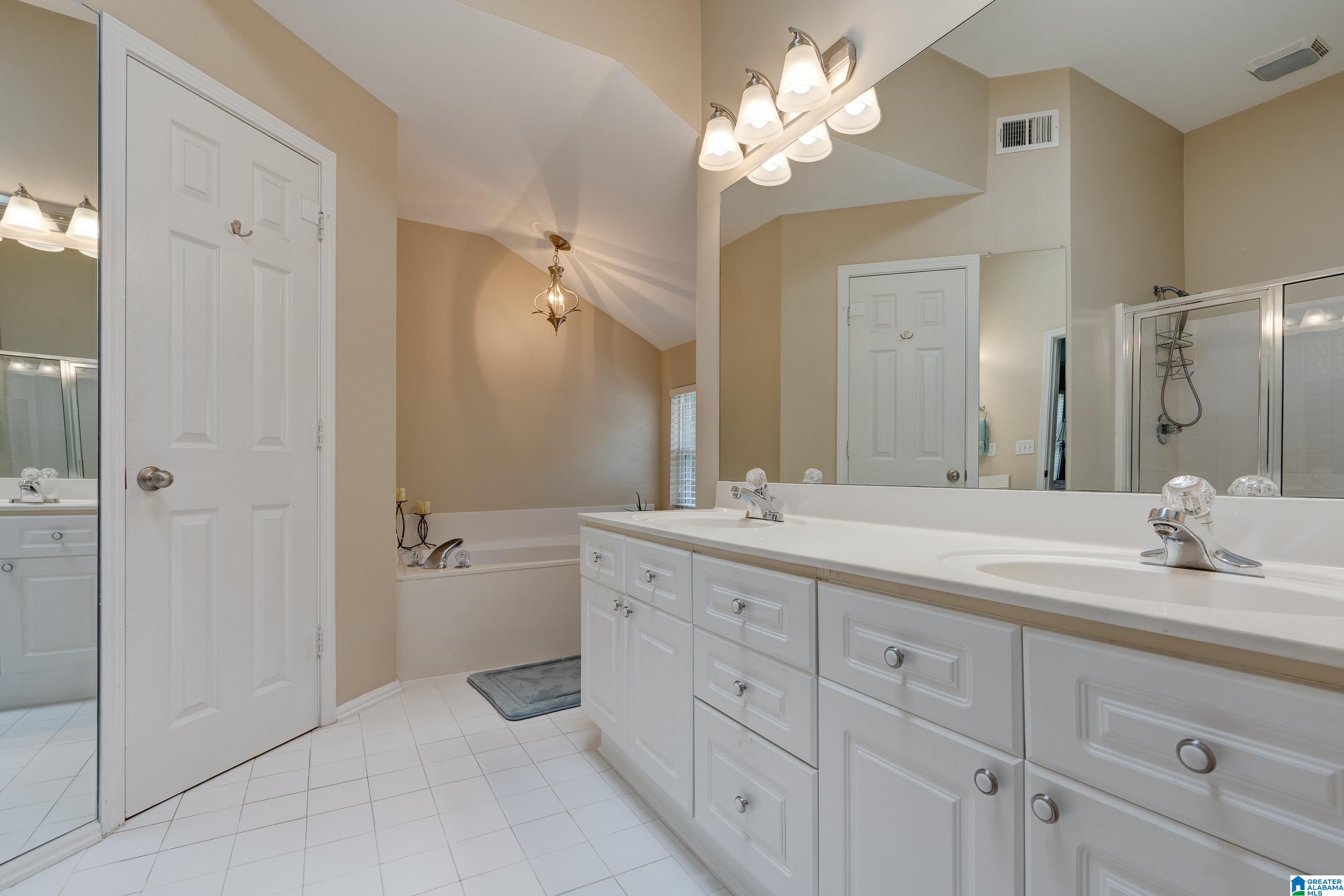 102 Heather Way Pelham, AL 35124 - Photo 21 of 34