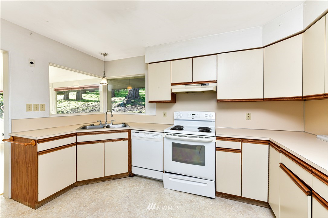 14869 Gibralter Road Anacortes, WA 98221 - Photo 12 of 36 Gallery Image 12