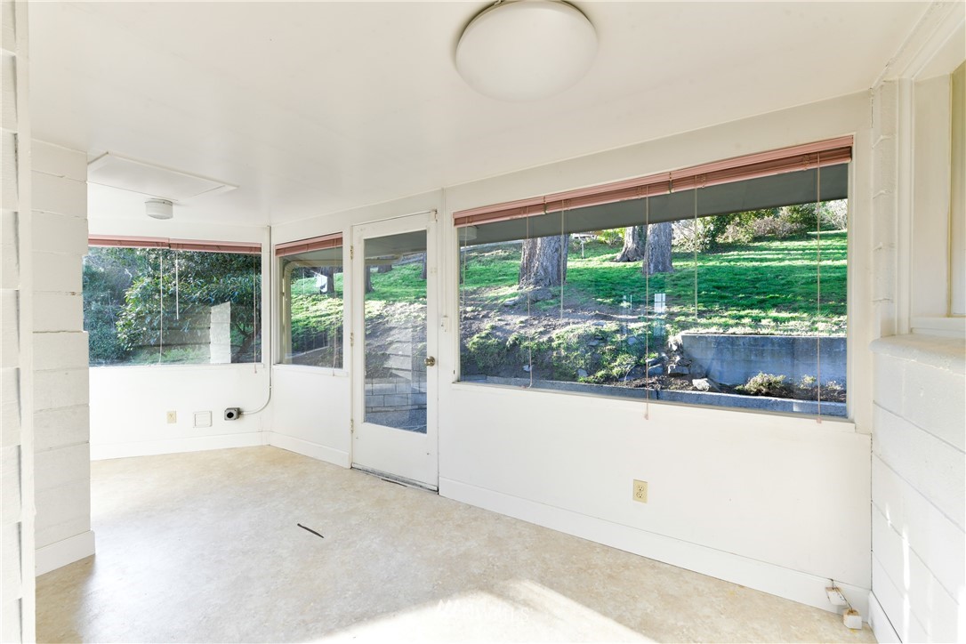 14869 Gibralter Road Anacortes, WA 98221 - Photo 13 of 36 Gallery Image 13
