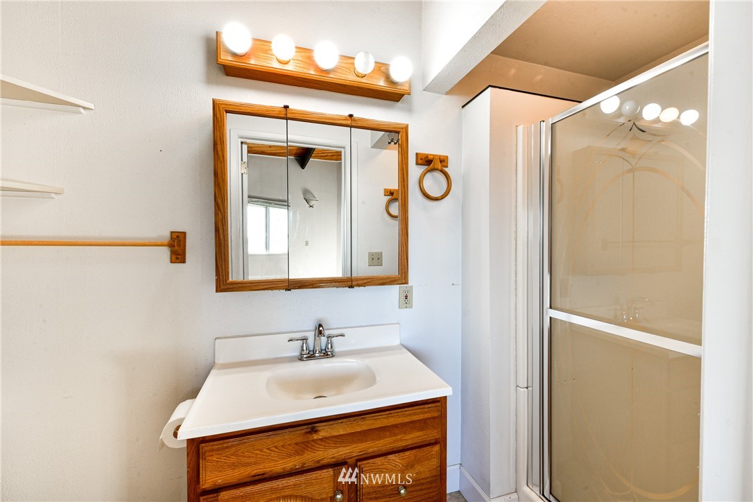 14869 Gibralter Road Anacortes, WA 98221 - Photo 16 of 36 Gallery Image 16