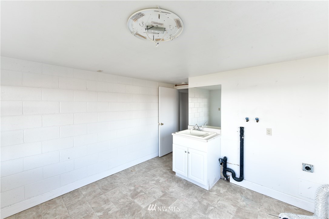 14869 Gibralter Road Anacortes, WA 98221 - Photo 22 of 36 Gallery Image 22