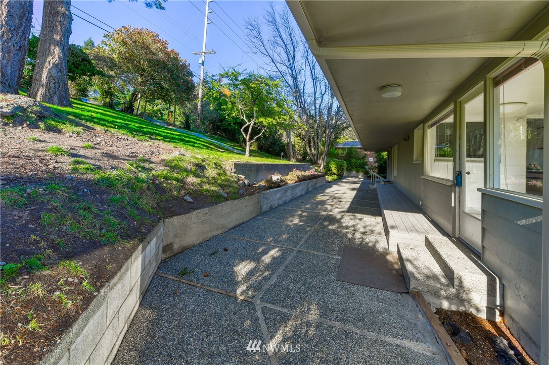 14869 Gibralter Road Anacortes, WA 98221 - Photo 27 of 36 Gallery Image 27