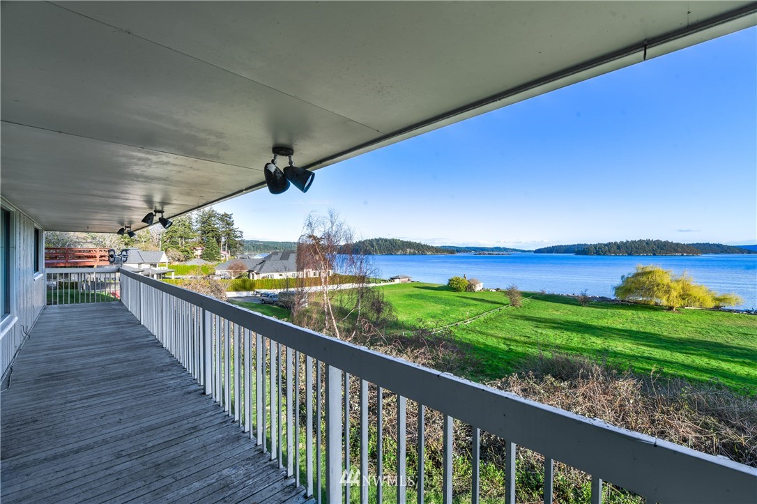 14869 Gibralter Road Anacortes, WA 98221 - Photo 4 of 36 Gallery Image 4