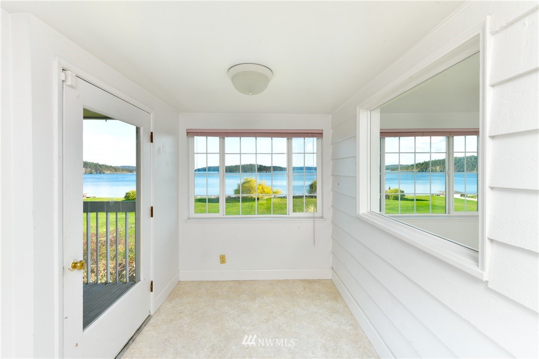 14869 Gibralter Road Anacortes, WA 98221 - Photo 10 of 36 Gallery Image 10