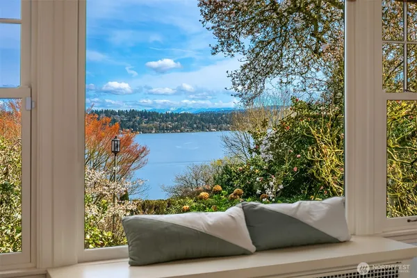 $3,495,000 | 2647 Cascadia Avenue South, Seattle, WA 98144