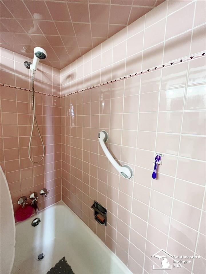 120 Ruff Drive Monroe, MI 48162 - Photo 42 of 59 Gallery Image 42