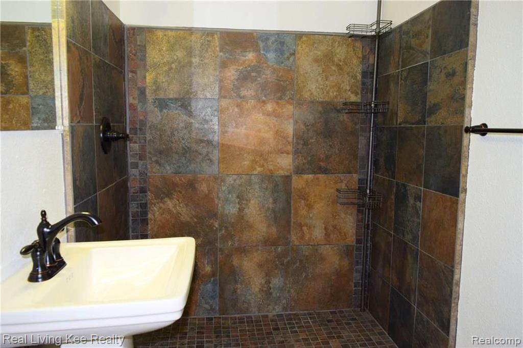 2455 Snellbrook Road Auburn Hills, MI 48326 - Photo 8 of 11