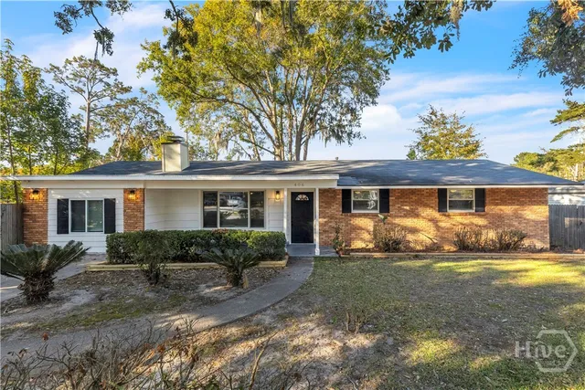 $2,100 | 406 Briarcliff Circle, Savannah, GA 31419