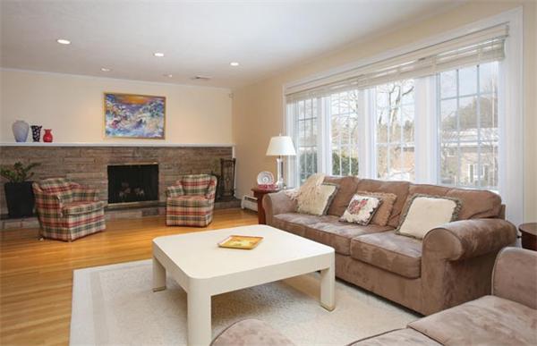 61 Donna Road Newton, MA 02459 - Photo 3 of 11